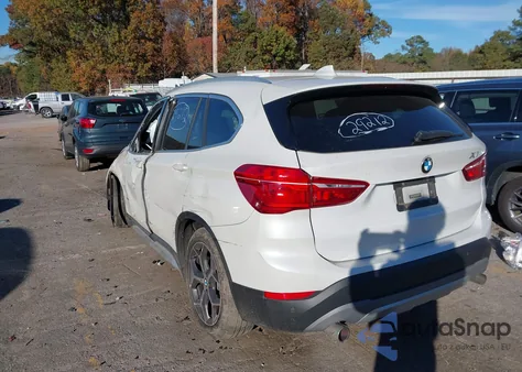 2018 BMW X1 xDrive28I z USA, uszkodzony, nr VIN WBXHT3C36J5L24854